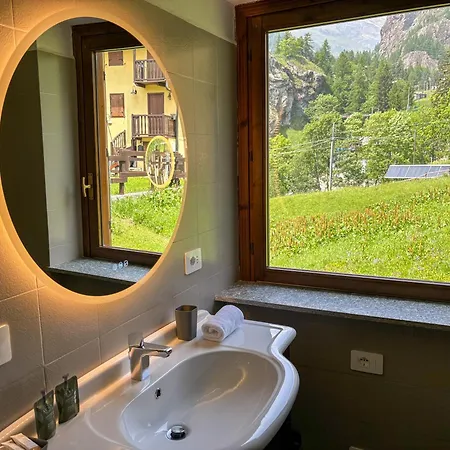 Skinest - Private Garden Mountain Escape Apartment *