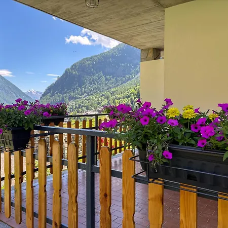 Apartment Skinest - With Outdoor Area Crepin