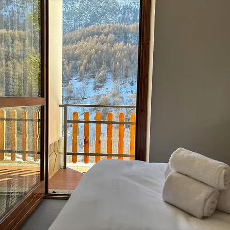 Skinest - Private Garden Mountain Escape